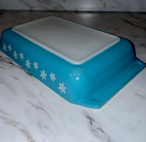 Vintage Pyrex Snowflake Turquoise Space Saver Dish 548-B1 1-1/4 Qt –