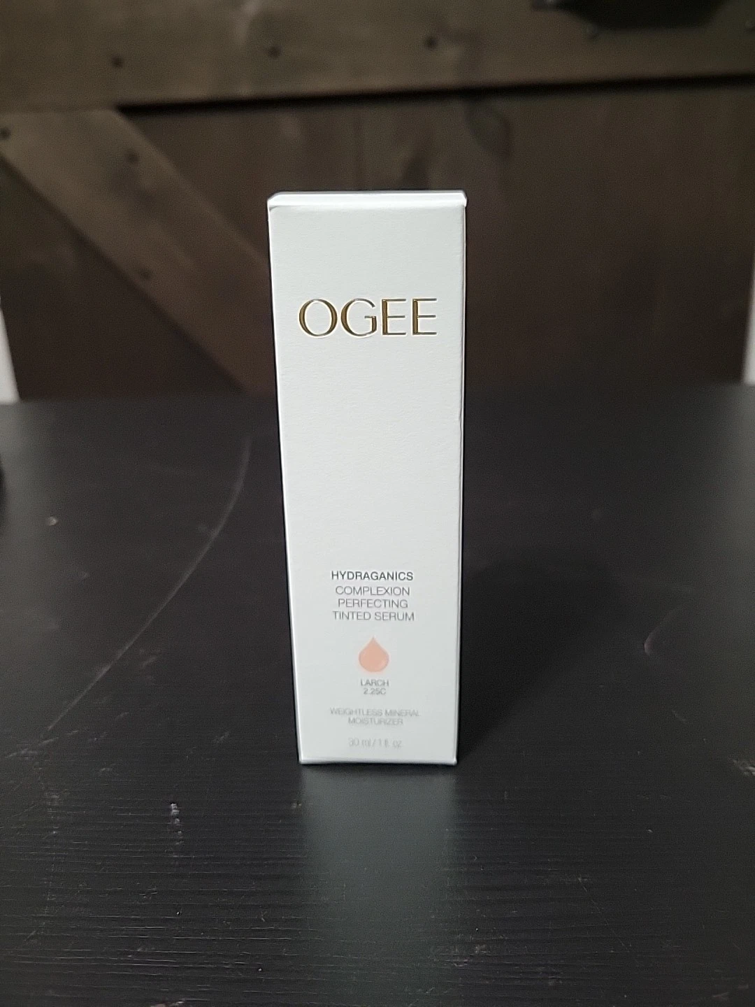 OGEE Weightless Mineral Moisturizer Complextion Perfecting Tinted Serum Larch
Opens in a new window