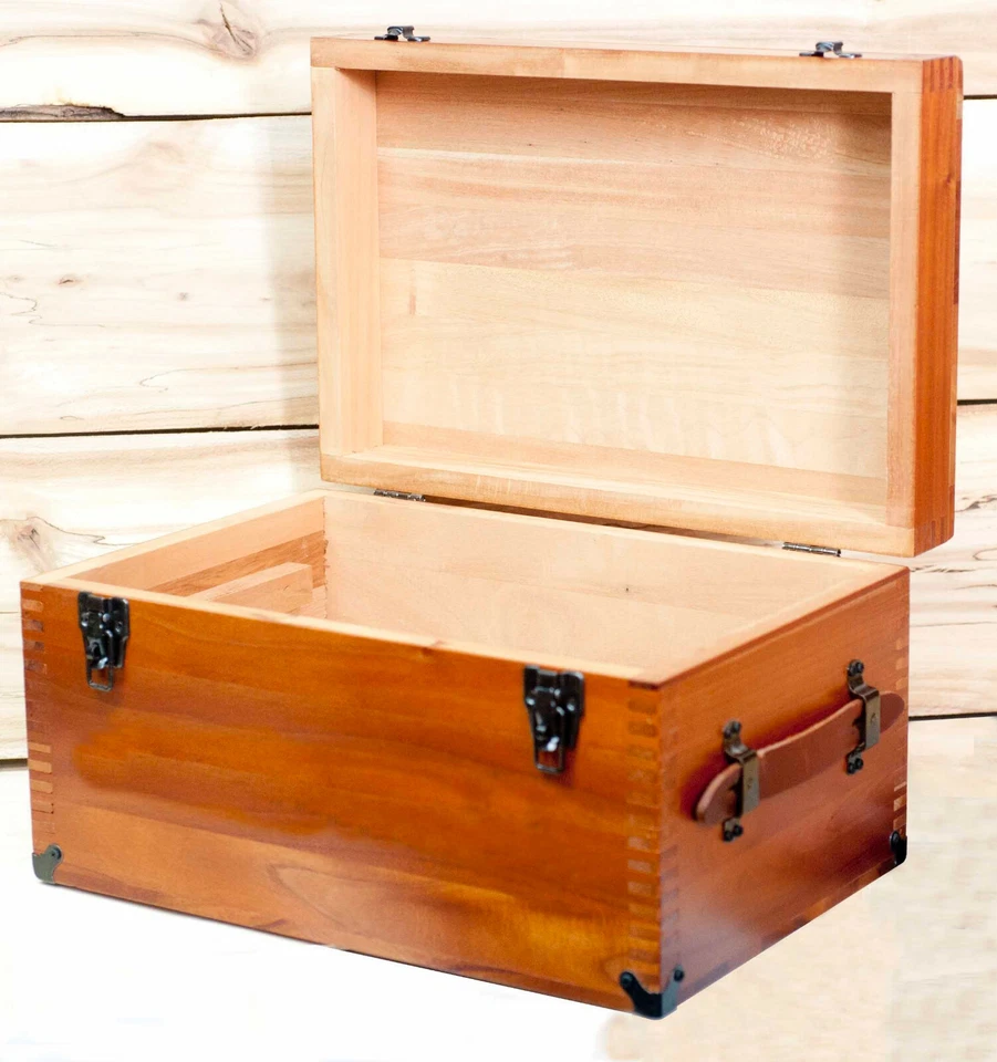 7-0032C Cedar Chest | Cedar Keepsake Box | Wooden Box | Aromatic Cedar Trunk - Image 2 of 4