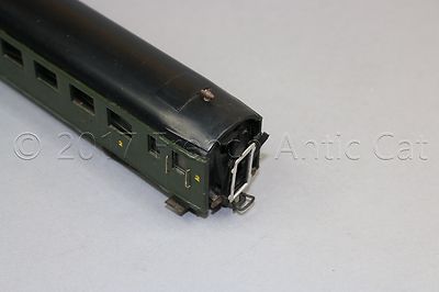 La Voiture Voyageurs Forestier Mixte De La SNCF En Miniature Par Jouef Au H0 10359