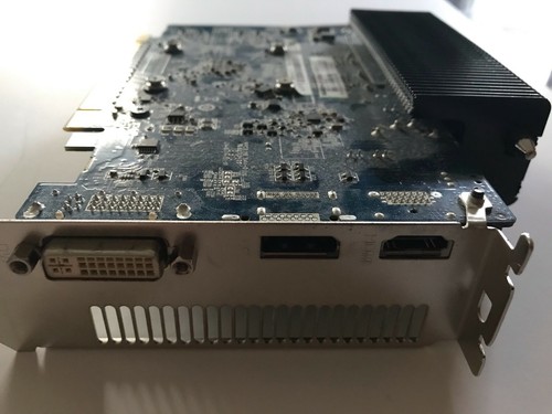 Sapphire Radeon HD6670 1GB DDR5 DVI/HDMI/DisplayPort PCI-Express Video Graphics - Picture 4 of 4