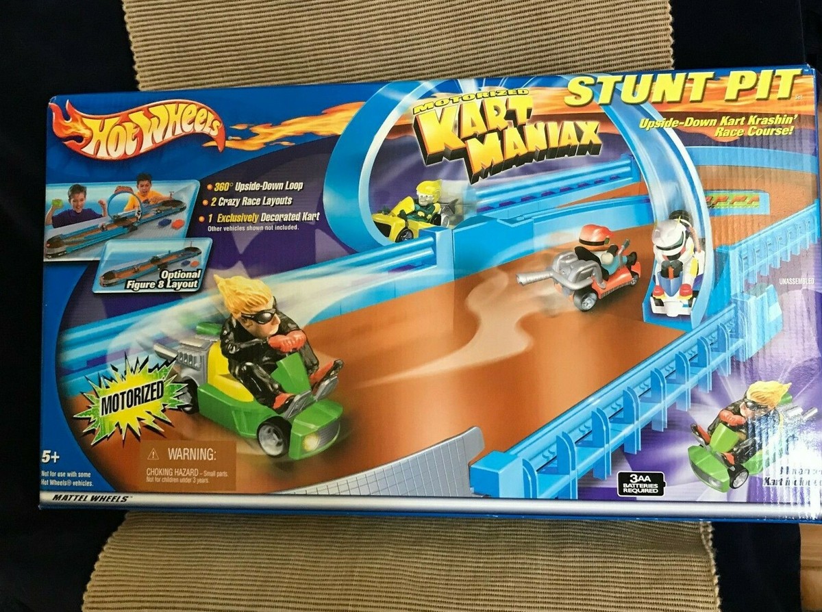 New Vintage 2001 Mattel Hot Wheels Motorized Kart Maniax Stunt Pit