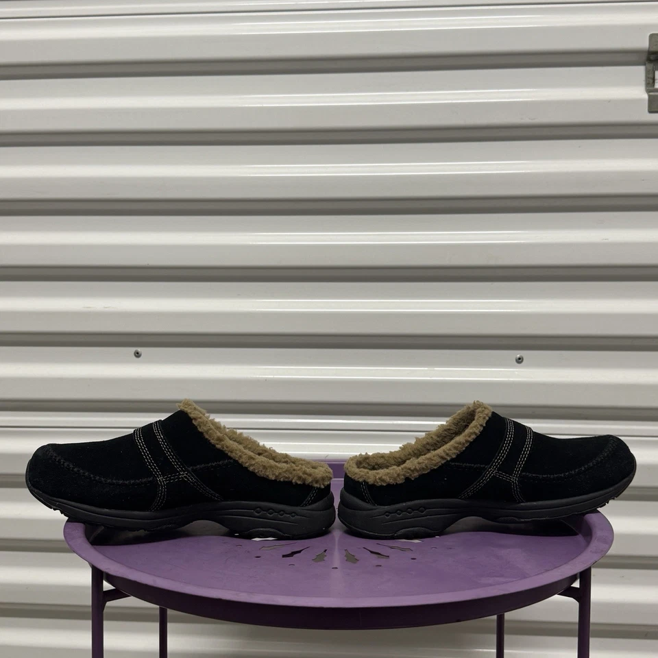 Zapatilla Easy Spirit Traveltime para mujer sin cordones 8 forrada de sherpa de cuero negra Foto 3 de 4