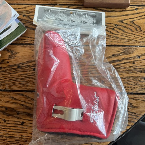 *NEW* 2002 Scotty Cameron Studio Stainless Red Putter Headcover