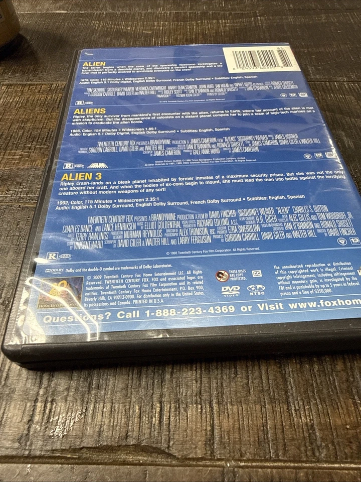 Aliens  3-DVD Alien - Aliens: Special Edition - Alien 3 -With OOP Card - Image 2 of 4