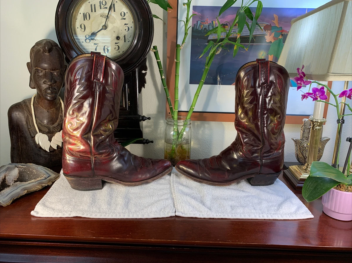Dark red on sale cowboy boots