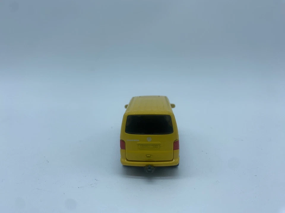 MODELLINO FURGONE VOLKSWAGEN TRANSPORTER TYPE 5 2005 - SIKU 1338 - SCALA 1:55 - Immagine 3 di 3