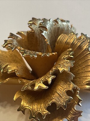 Classic Vintage Signed Lisner  Carnation Flower Brooch Pin Q35