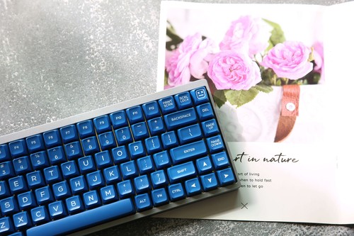 140 Keys Klein Blue SA Profile Doubleshot PBT Keycap Set - Picture 5 of 9