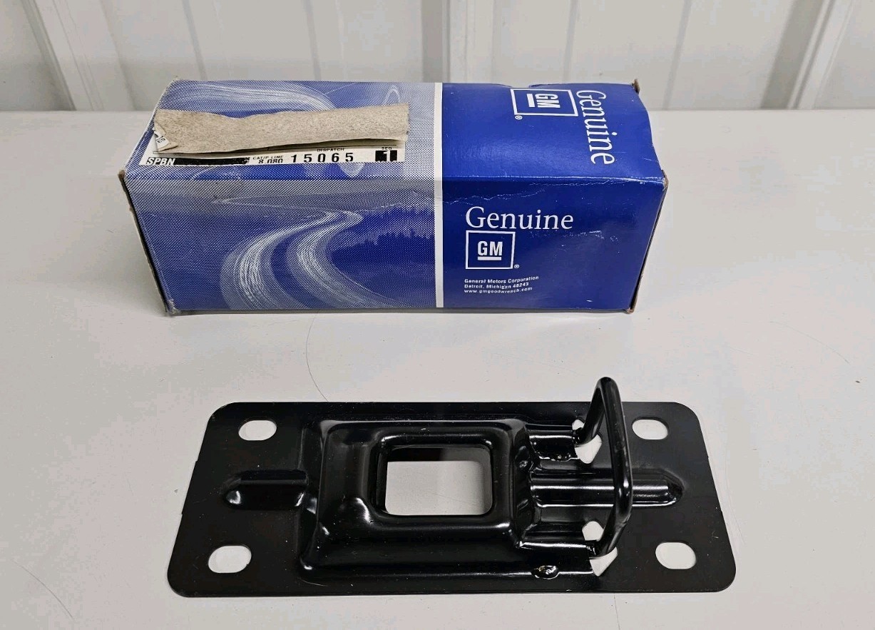 GENUINE GM 25659094 Hood Primary Latch Striker 1995-05 Riviera Aurora Park Ave