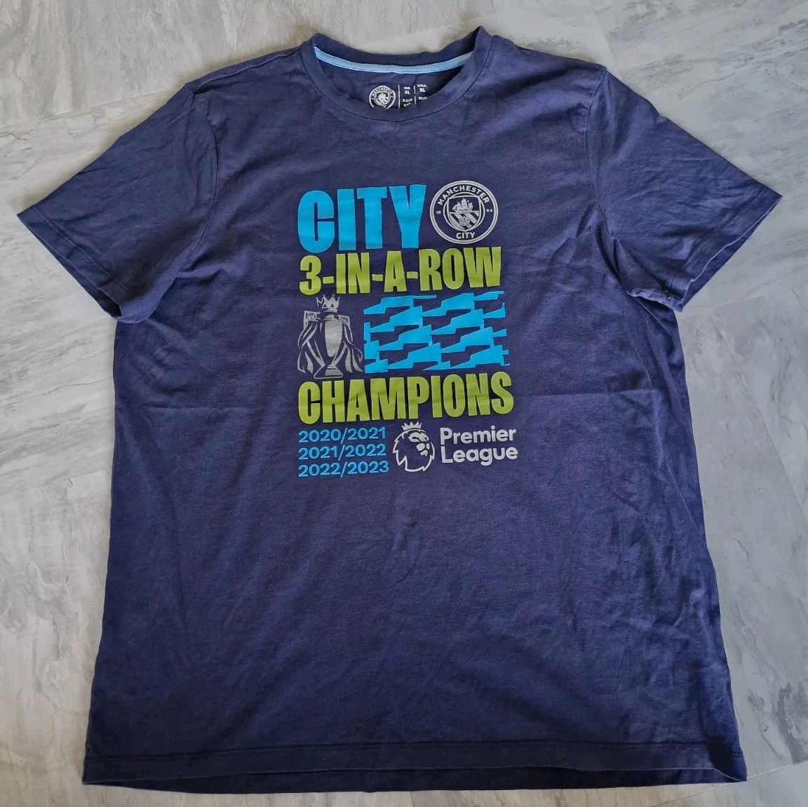 T shirt Manchester City 3 in fila taglia XL blu navy Preloved