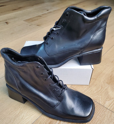 Vtg 90s Thom McAn Black Leather Boots Ankle Chunky Block Heel Square Toe Size 10