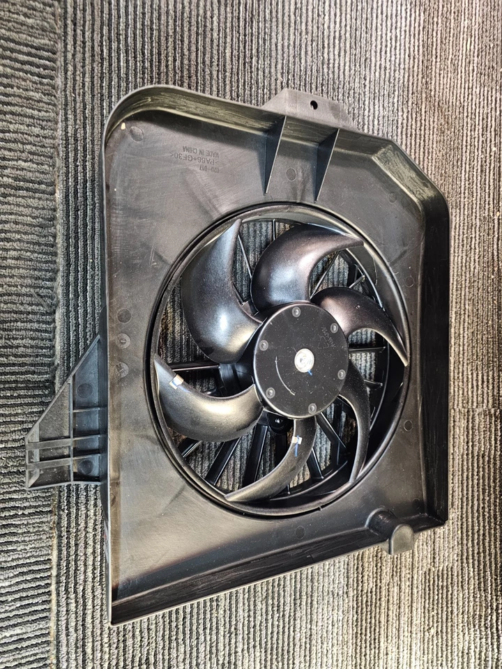 Dorman 620-017 右空调冷凝器风扇组件适用于 2001 - 2005 年克莱斯勒 Voyager — 第 2/4 张图片