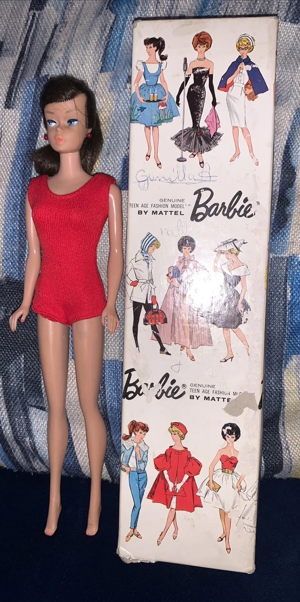 Vintage Barbie - Swirl ponytail Brunette | Wearing a Hong Ko