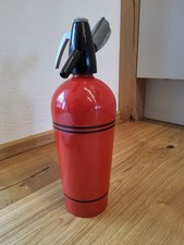 Vecchia bottiglia di soda vintage rossa bottiglia sifone
