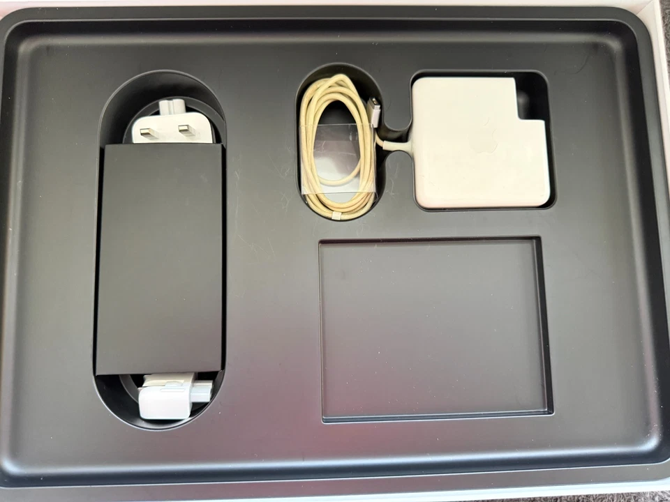 Apple MacBook Pro 15" 2015 · i7 · 16GB · 250GB, photo 4 of 5