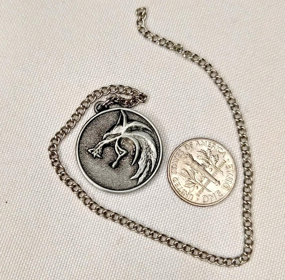 The WITCHER Medallion Geralt Gwynbleidd 7/8" miniature chain Mini Brads Netflix - Image 3 of 3