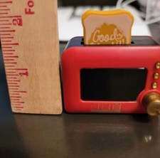 ROUGE Miniature Grille-pain Pain Cuisine Électroménager Jouet pour Poupées PLASTIQUE