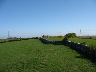 Foto 6x4 Blick entlang der Längsachse des Drumlins in Richtung Llanfechell c2009