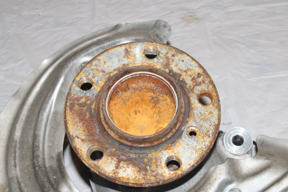 Portador de buje de husillo de rueda delantera izquierda OEM BMW F32 F33 F36 435i 428i 2014-2016 Foto 2 de 4