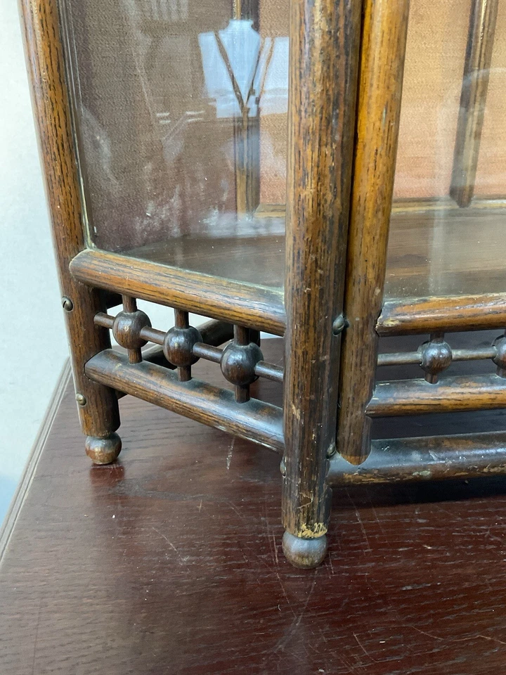 Antiguo gabinete de pared colgante de roble victoriano palo bola curiosidad Eastlake 1890 original Foto 4 de 4