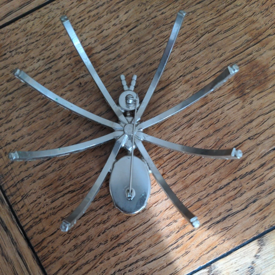Vintage Butler & Wilson Iconic Large Spider Shoulder Brooch Pin - Boxed - Image 3 of 4