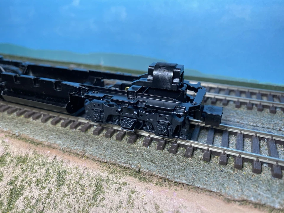 NOS HO Athearn Blue Box EMD GP35 Factory Dummy Rolling Chassis. *READ* - Image 3 of 4