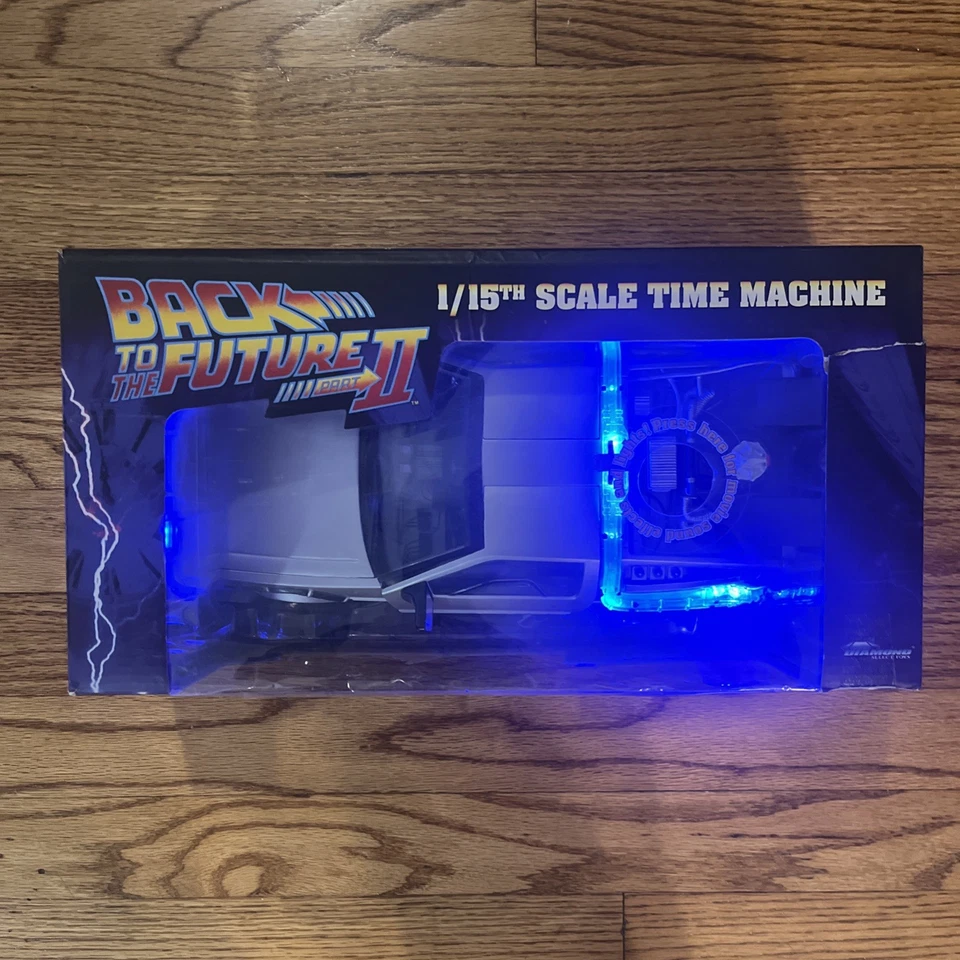 Back To The Future II Delorean Time Machine 1:15 Scale Diamond Select Toys EE - Image 4 of 4