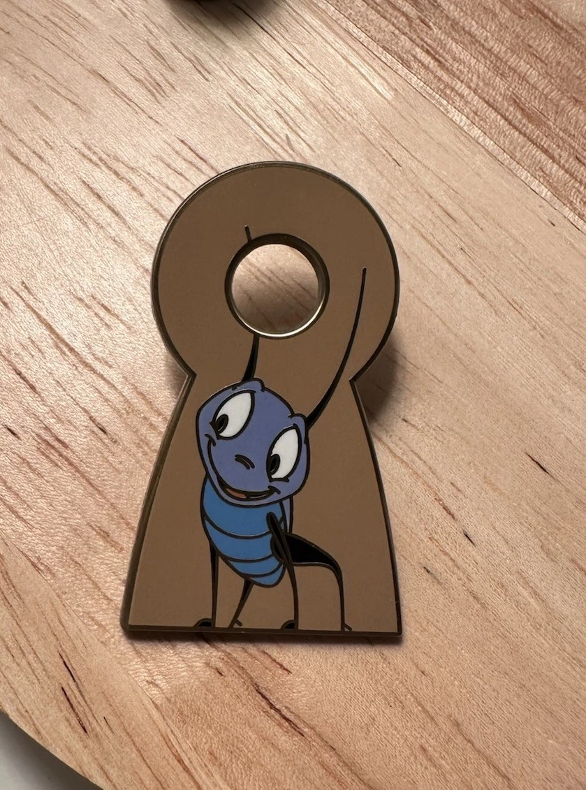 Disney Pin Mulan 25 Anniversary Limited Release LR Sword Mystery Cricket Cri-kee