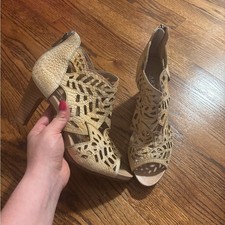 L'Artiste by Spring Step | Botín Amora Pump Corte Láser Cremallera Trasera Beige 38/8