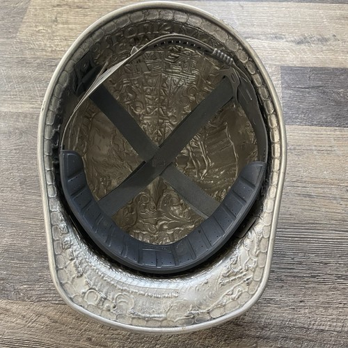Cappello rigido in alluminio inciso LSU. Senatore Roy Burns personalizzato in rilievo lavorato a mano - Foto 5 di 6