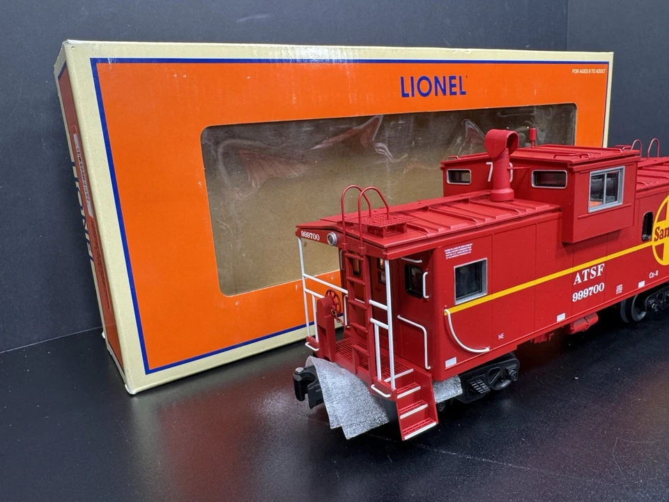 Lionel 6-17673 Santa Fe extended vision smoking caboose #999700 LNIB - Image 2 of 4