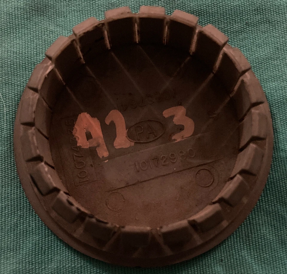 "Pontiac ABS negro tapa central Grand Prix Am Vibe Aztek Montana 2,25"" 1007433 fabricante de equipos originales" Foto 4 de 4