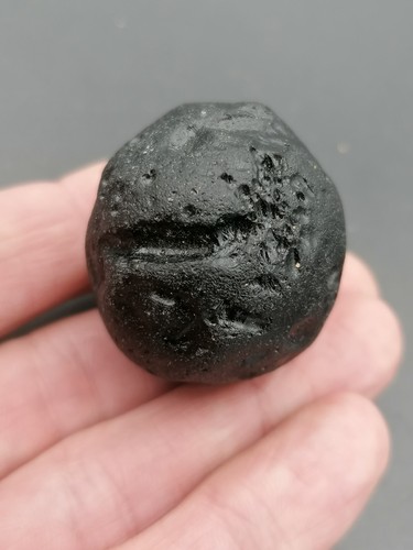 Tektite Philippinite Rizalite Sphere 53,68g / 3,9 cm Meteorite Impact Glass - Picture 3 of 15