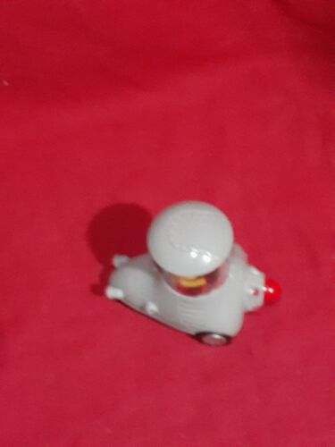 Minion Submarine. Despicable Me. Die Cast Vehicles:Mondo Motors - Picture 11 of 14