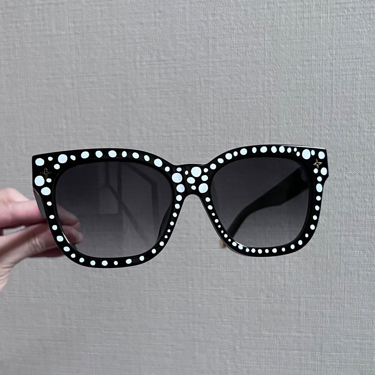 Louis Vuitton x Kusama Yayoi Women\'s Sunglasses Dotted Black Italy Louis Vuitton x Yayoi Kusama My Monogram Square Painted Dots  main image 4