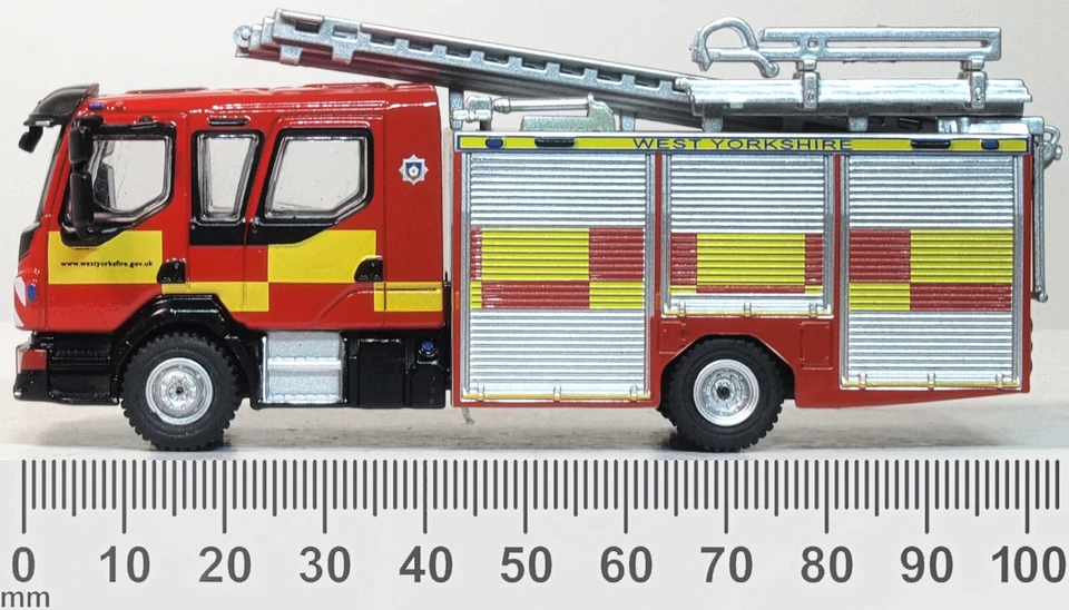 OXFORD 1/76 VOLVO FL PUMP LADDER ENGINE WEST YORKSHIRE FIRE & RESCUE 76VEO001 - Image 2 of 4
