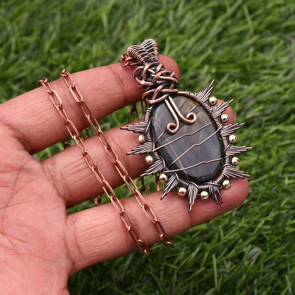 Colgante de hierro ojo de tigre piedras preciosas alambre de cobre envuelto hecho a mano joyería 1,93" Foto 2 de 4