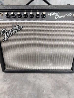 Fender Vibro Champ Guitar Combo Amplifier (PD2104360)
