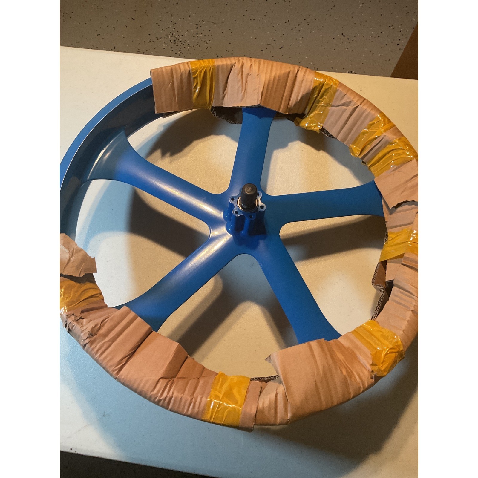Blue 5 Spoke Mag Wheel 24 Inch Bicycle Rim with Disc Brake Hub BMX Cruiser