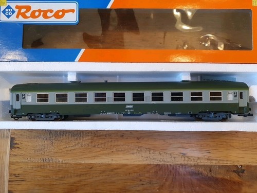 ROCO Voiture Voyageurs 2ième Klasse UIC vert/argent 44605 NEUF 51 87 20-71 799-1 | Condition: New