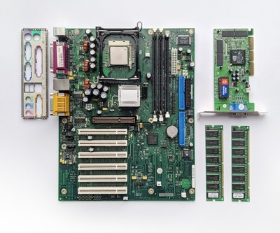 Retro W98 PC Teile Set CPU 1,8 Ghz 478 Mainboard, GPU NVIDIA TNT2,  2x 256MB RAM