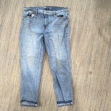 Old Navy Women's Mid Rise Boyfriend Jeans Light Wash Blue Denim 5-Pocket