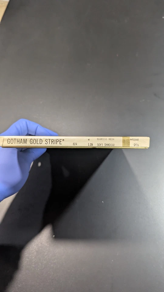 Medias de malla sin costuras Gotham a rayas doradas de colección - sombra suave - 9 1/2 - 3 pares Foto 4 de 4