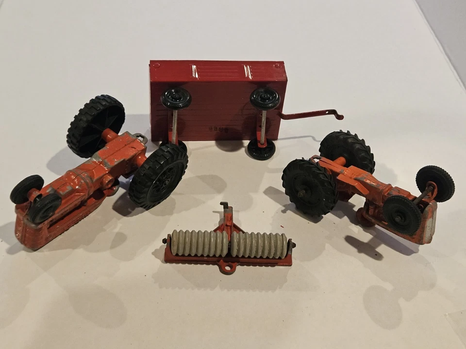Tractores y accesorios de juguete fundidos a presión de colección - Hubley, etc. Foto 2 de 4