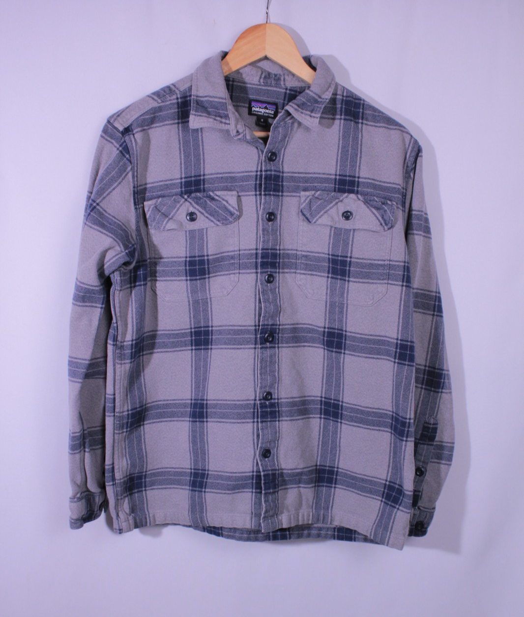 Men's Medium Patagonia flanne button-up outdoors shirt