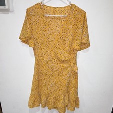 Women’s M Yellow Floral Shift Dress Round Neck Short Sleeve Ruffle Hem Short