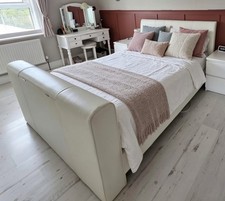 TV Bed Frame with Manual TV Lift & TV Included White Faux Leather Good Condition