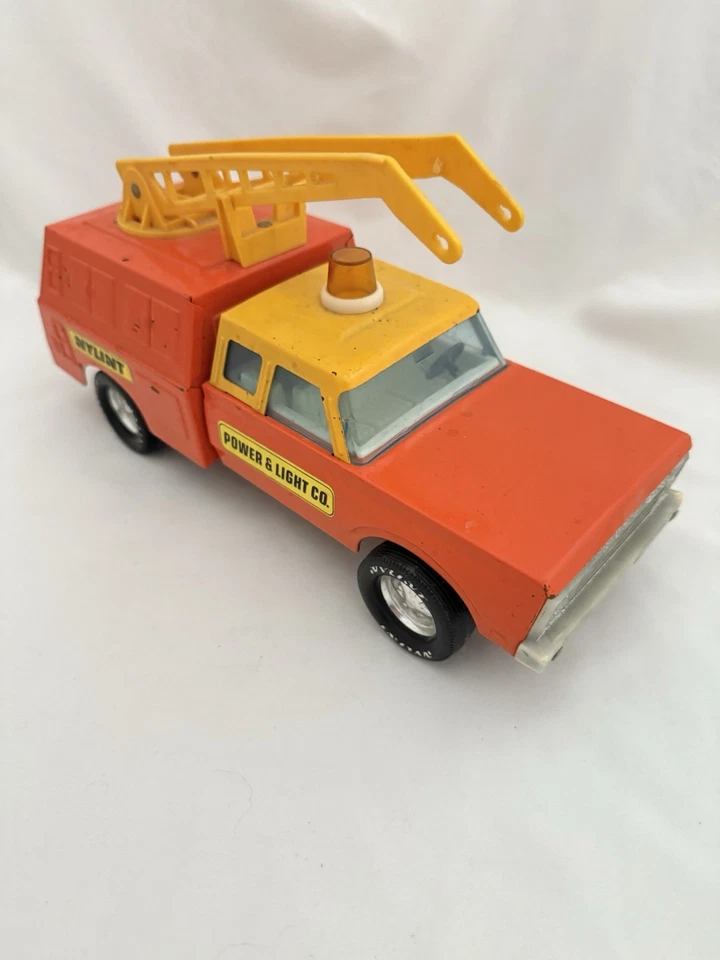 复古 NYLINT 福特 F-150 F-100 Ranger Power & Light Co 压钢制卡车玩具阅读 — 第 4/4 张图片