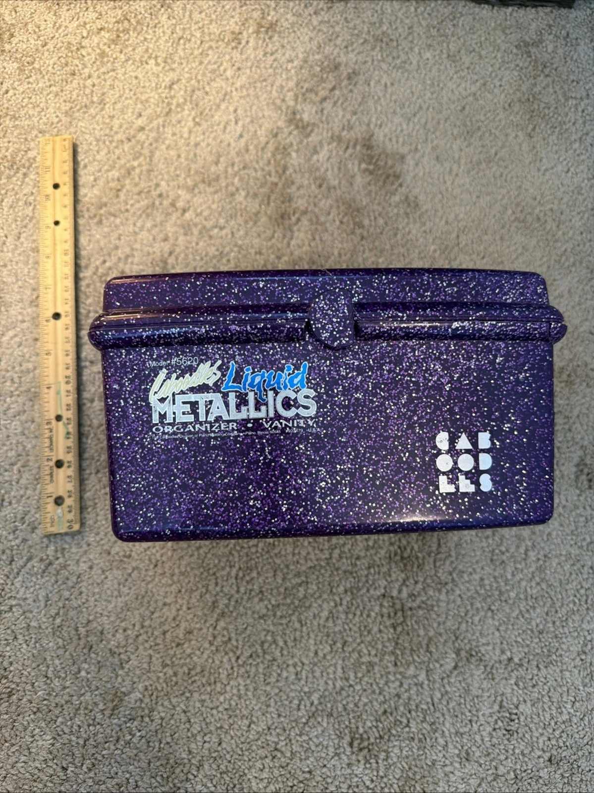 VTG Caboodles Liquid Metallics Purple Glitter Organizer Vanity w/ Tray & Mirror
Opens in a new windo